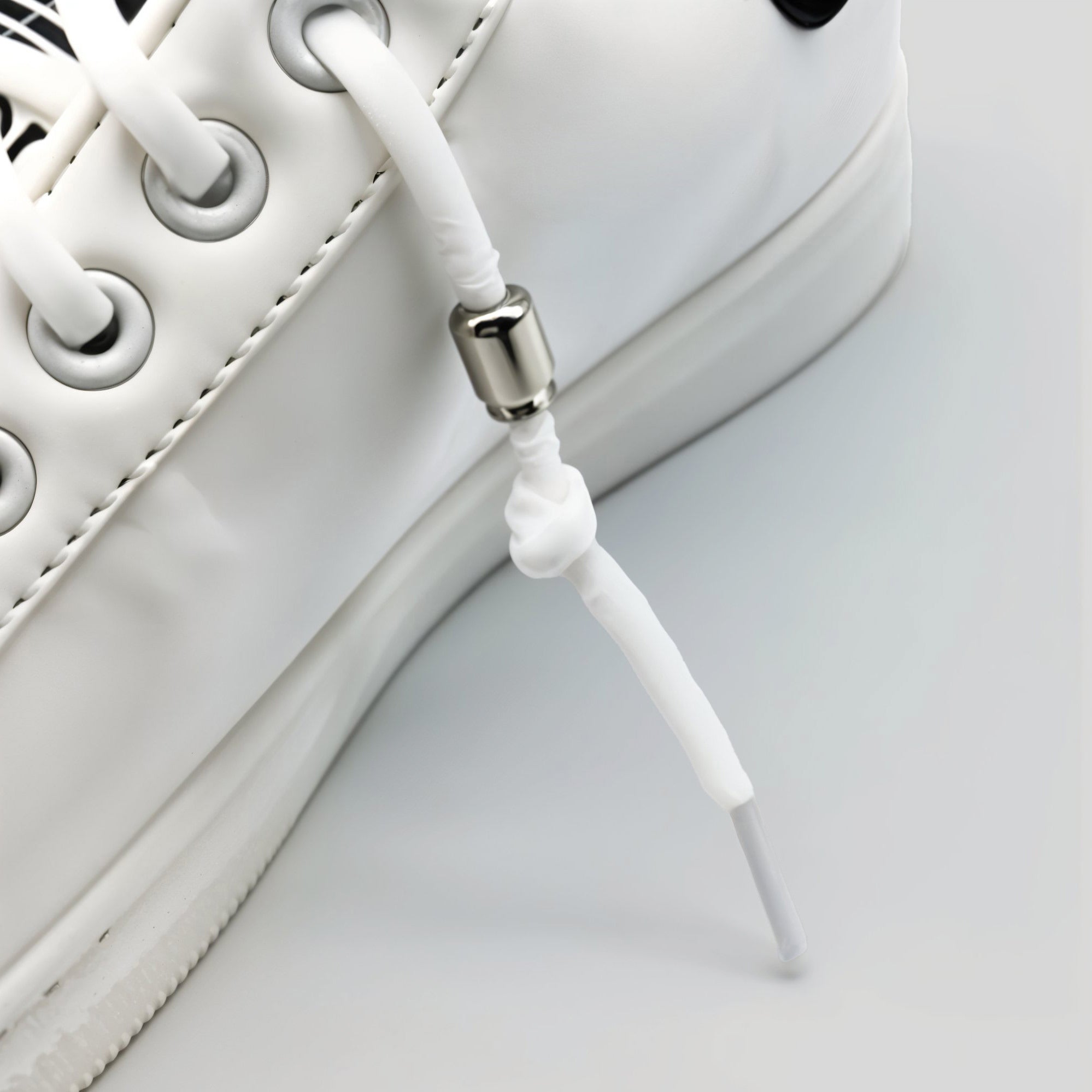 3. Tighten and tie aknot